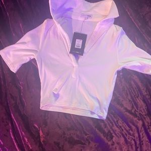 Fashion Nova white crop v neck tee🤍